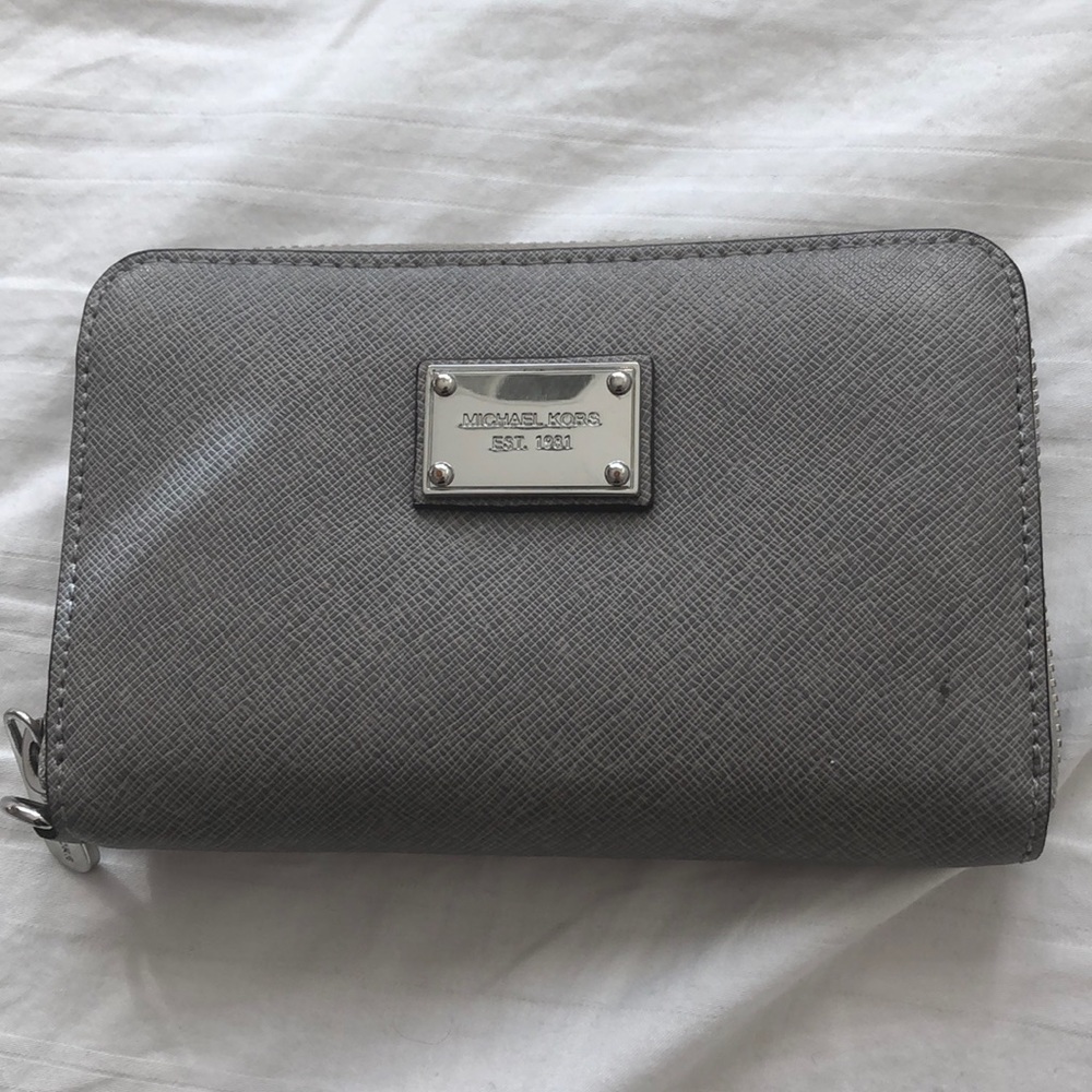 Michael Kors Gray Medium Leather Zip Up Wallet